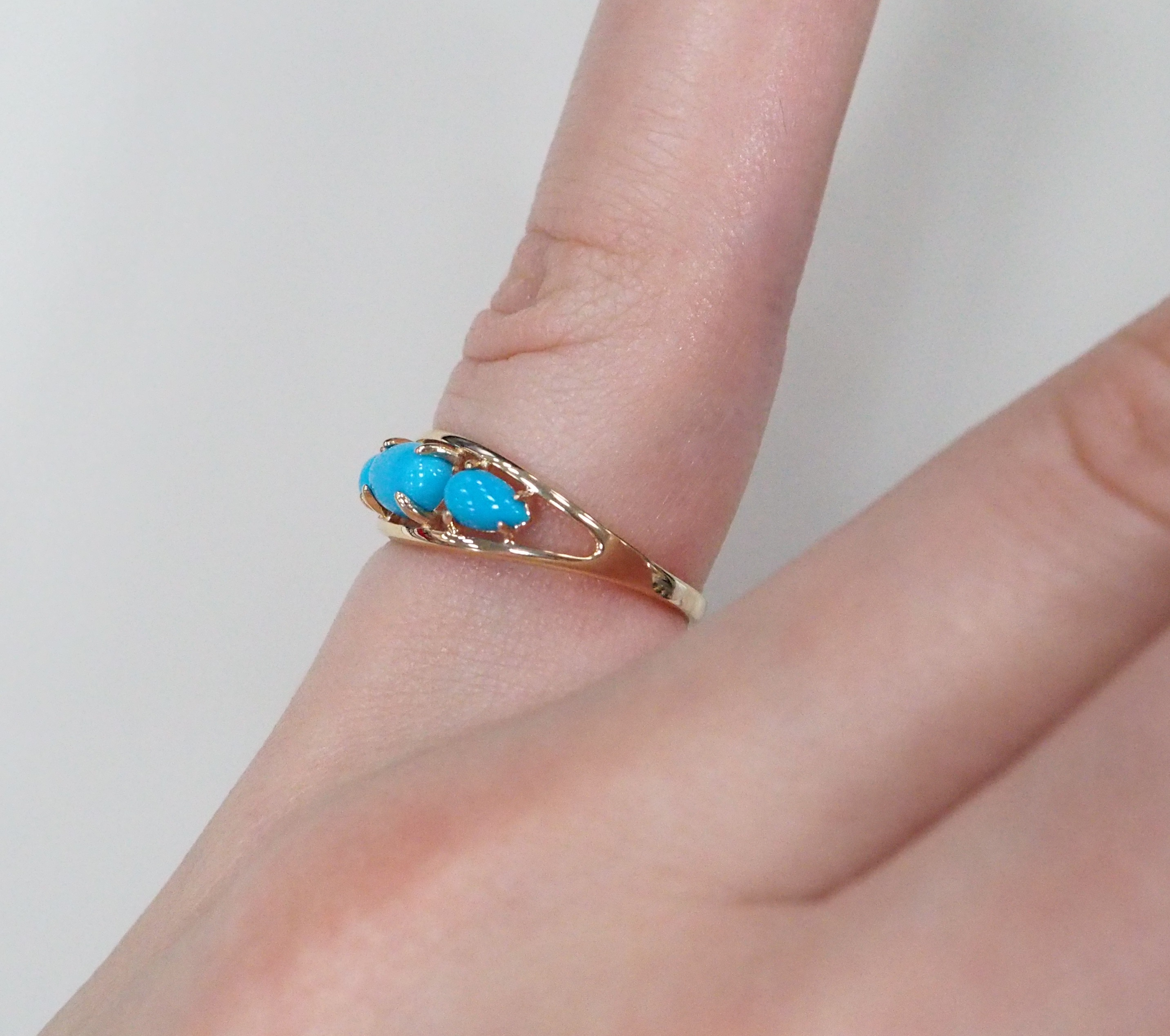 Кольцо из золота с бирюзой